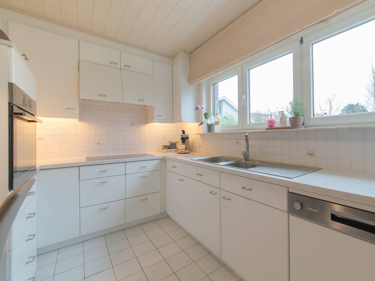 Villa Kievit with sauna and parking in De Haan, Belgische Küste
