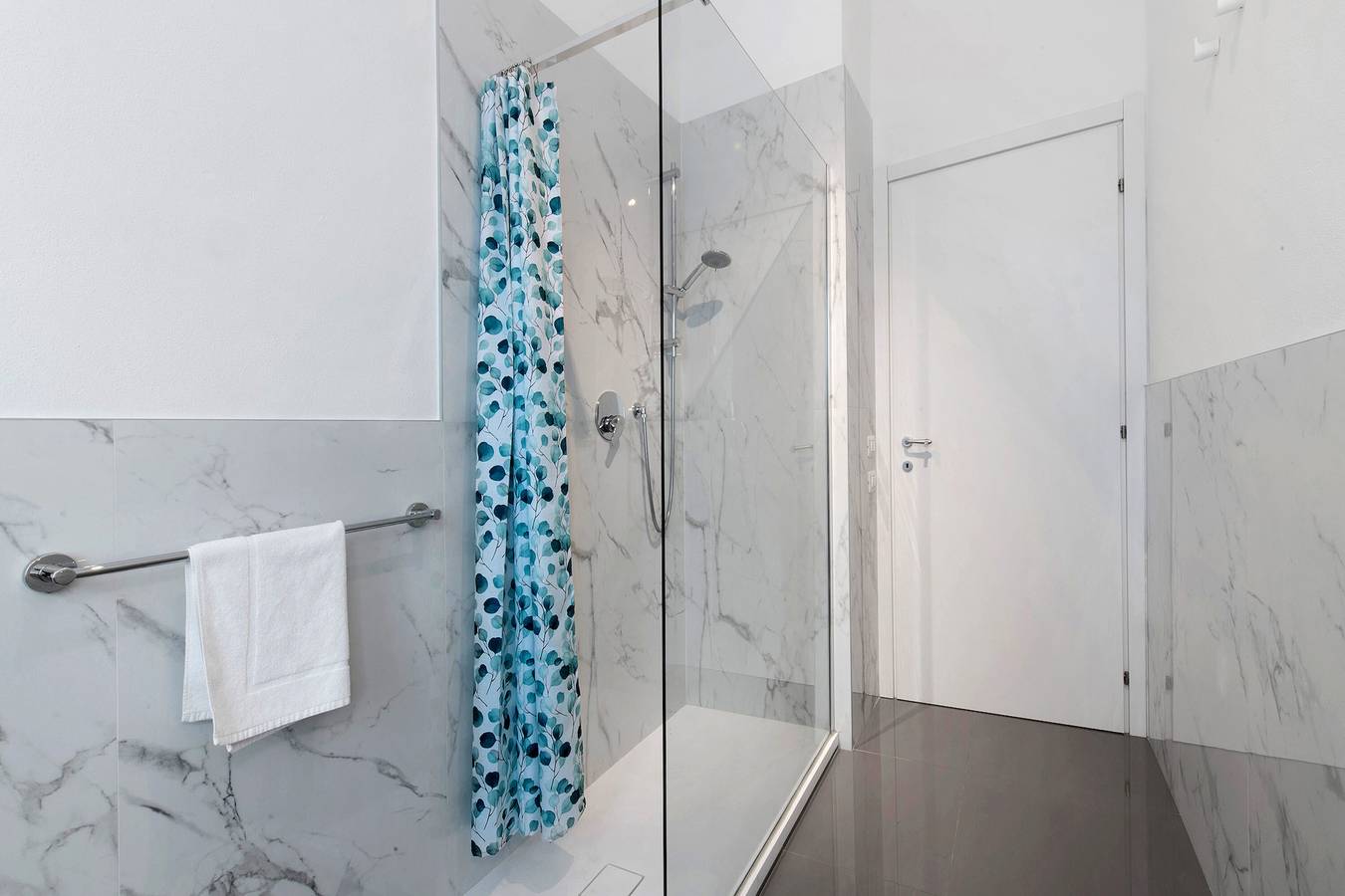 Room 'Enza 2' with Wi-Fi in Bergamo, Bergamo Province