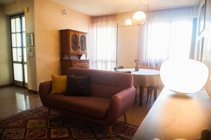 Appartamento intero, Appartamento 'Casa Di Olly' con giardino privato, Wi-Fi e aria condizionata in Sona, Prealpi Gardesane