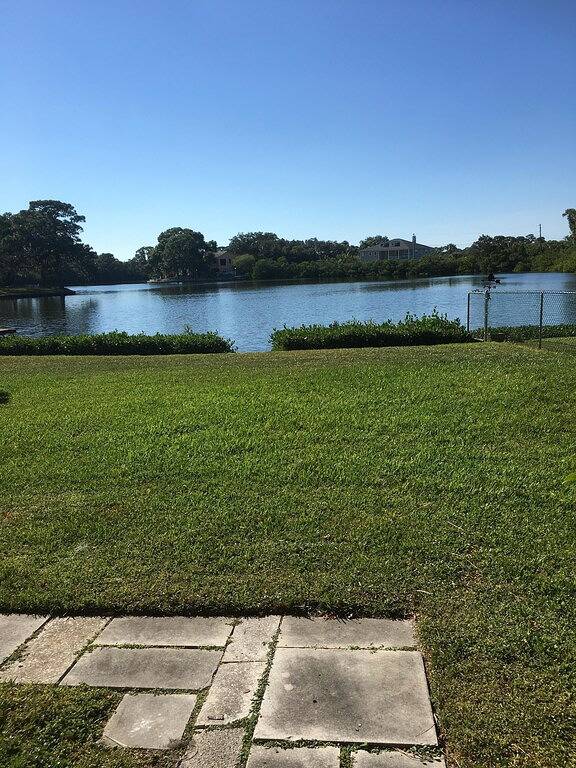 Vacation rental for 4 people, with yard and terrace, with pets in New Port Richey