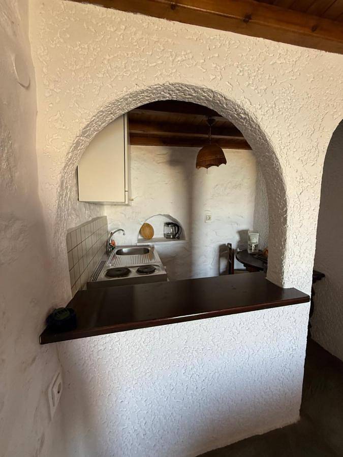 Gîte pour 4 personnes, avec vue et jardin, adapté aux familles dans Kalafatis - 2