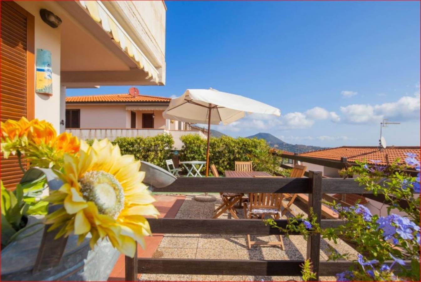Ganze Ferienwohnung, Ferienwohnung für 4 Personen mit Terrasse in Rio nell'Elba, Elba