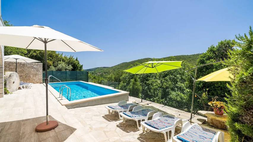 Ferienhaus für 11 Personen, mit Garten und Pool