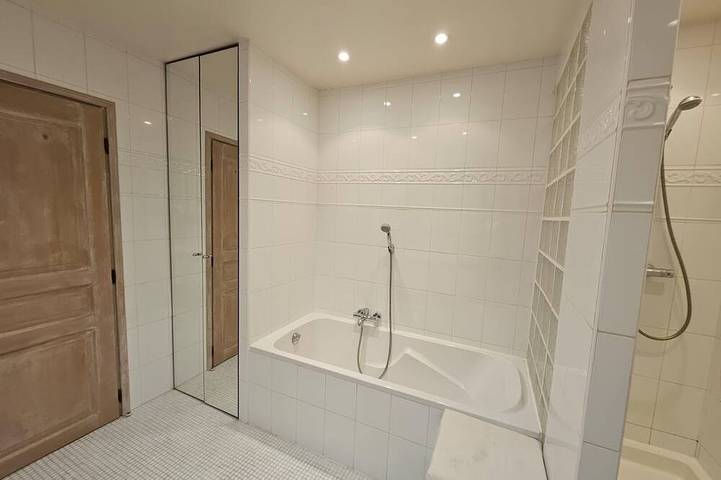 Appartement entier, Grand 4 pièces au coeur du village in Saint-Étienne-de-Tinée, Région de Nice
