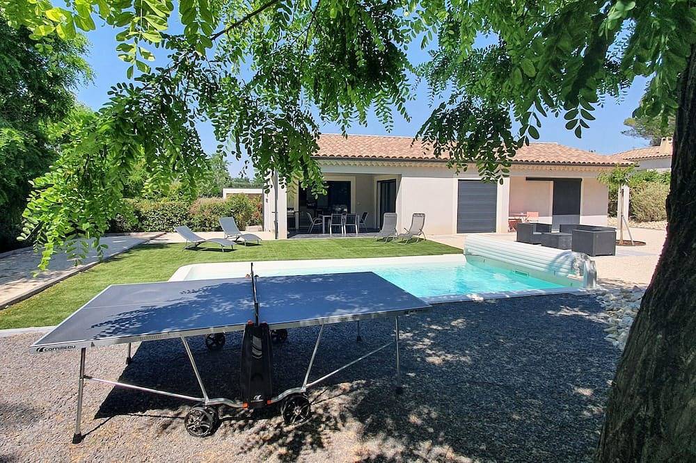 La Villa Beau Soleil in Saint-Julien-de-Peyrolas, Region de Nimes