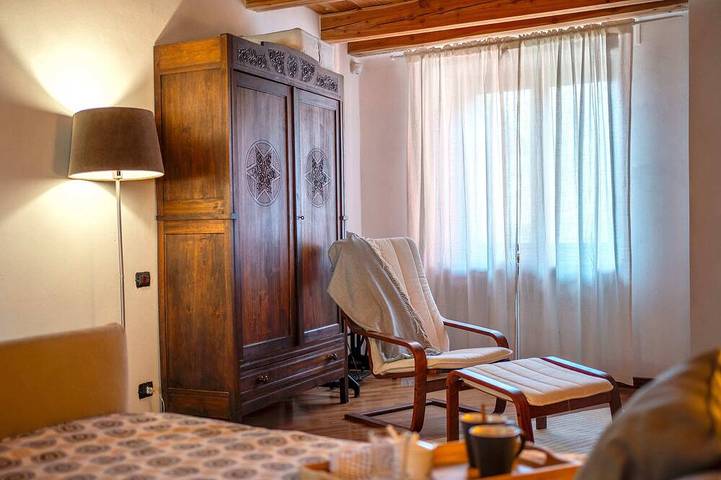 Residence Borgatalpina: drei alpine Häuser für Gruppen bis 15 Gäste in Roure, Turin Provinz