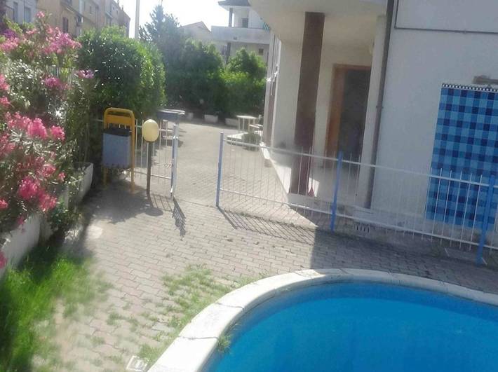 Appartamento per 4 persone, con Balcone e Terrazza nonché Giardino e Piscina a Marina di Sibari