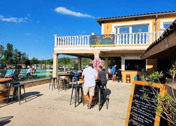 Gîte pour 16 personnes, avec terrasse, animaux acceptés à Grospierres - 2