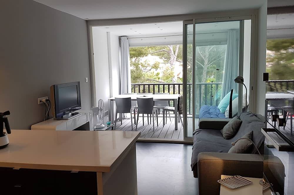 Appartement entier, Studio Cabine Climatisé dans Résidence avec Piscine et Tennis, Proximité Plages in Bandol, Côte méditerranéenne (France)