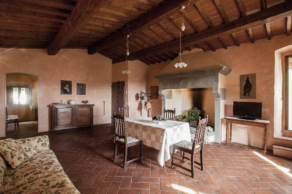 Apartamento entero, Apartamento en zona verde con piscina en Toscana in Sesto Fiorentino, Provincia de Firenze
