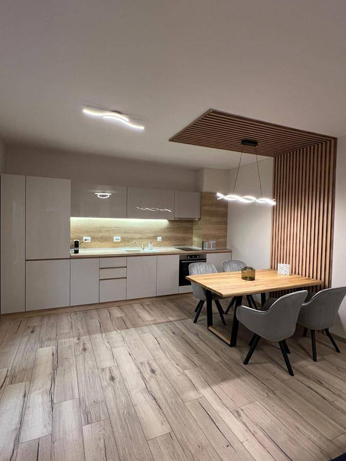 Gîte pour 4 personnes, avec vue ainsi que terrasse et piscine dans Bansko - 2