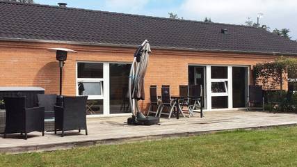 Ferienhaus für 8 Personen, mit Whirlpool und Terrasse, mit Haustier in Lolland-Falster