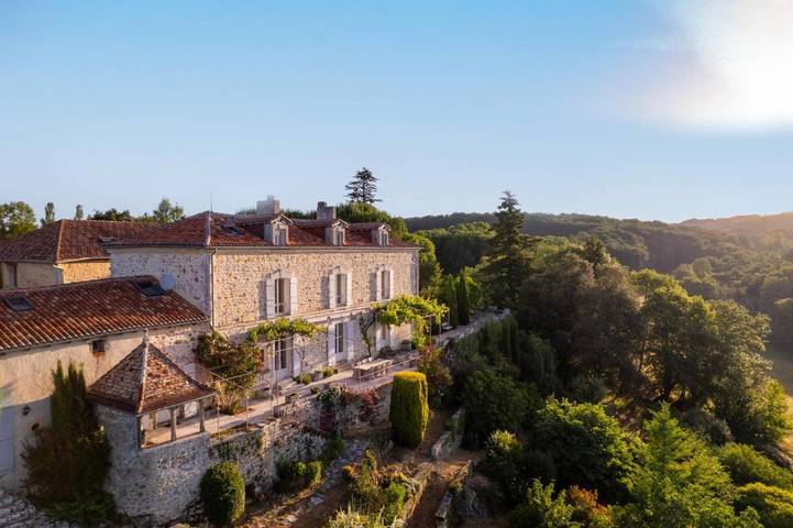 Location de vacances pour 8 personnes à Saint-Martial-de-Valette