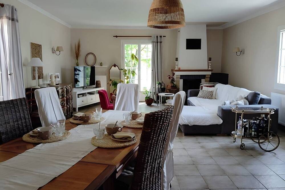 Chambres d’hôtes « Les Chambres D’Anel - La Besbre » avec piscine, terrasse et Wi-Fi in Saint-Pourçain-sur-Besbre, Allier