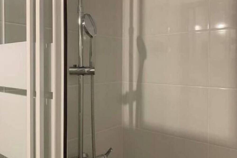 Apartamento entero, Greolières village: Superb duplex with mountain view. in Gréolières, Region de Cannes