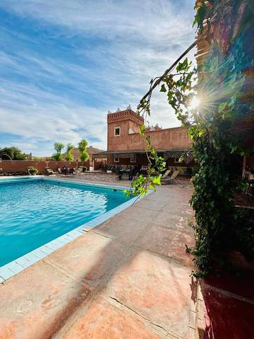 Chambre d’hôte pour 2 personnes, avec vue et terrasse ainsi que jardin et piscine dans Aït-ben-Haddou