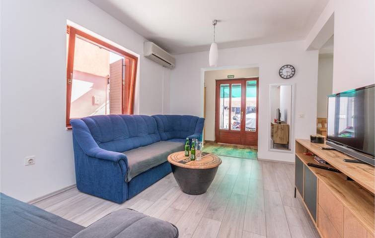 Ganze Ferienwohnung, Gemütliche Wohnung mit Terrasse und WLAN, 1 km vom Strand entfernt! in Biograd na Moru, Zadar