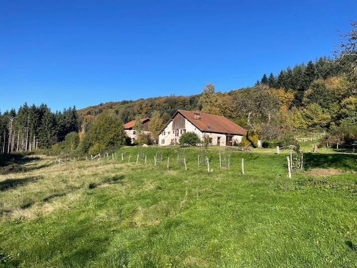 Location de vacances pour 2 personnes, avec vue et jardin à Tendon (Vosges)
