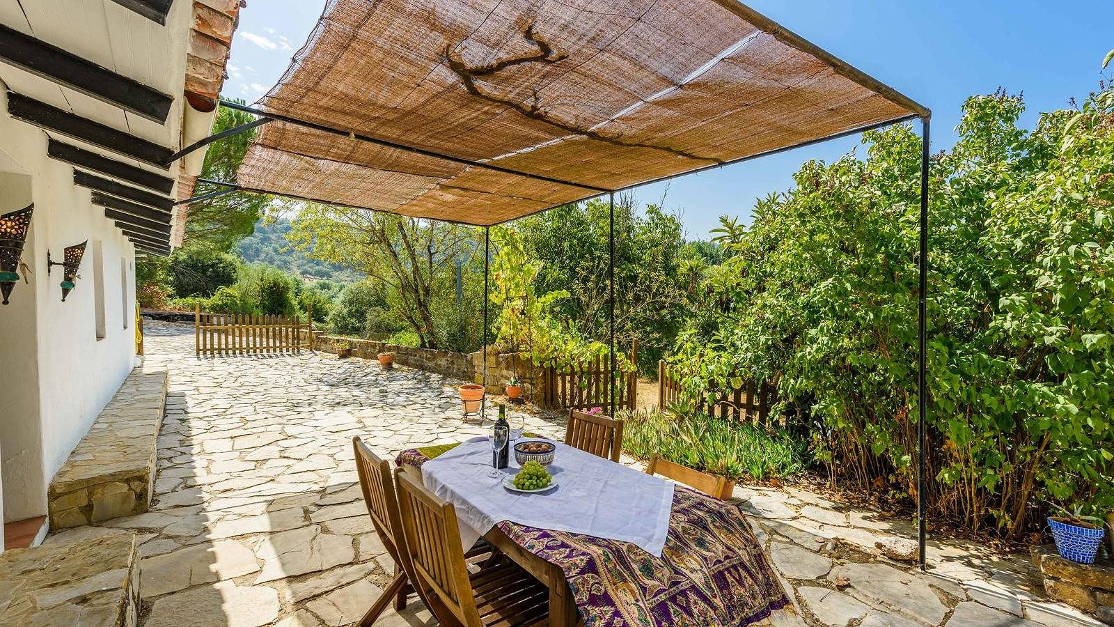 Casita La Luna Rosa Cañada del Real Tesoro by Ruralidays in Benalauría, Los Alcornocales
