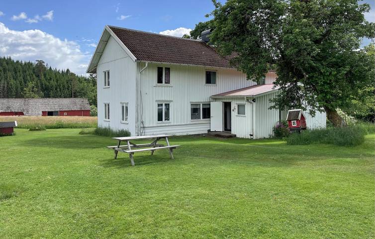 Hus för 10 Personer med trädgård in Västergötland