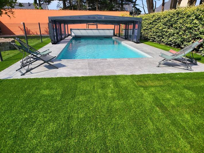 Gîte pour 13 personnes, avec piscine ainsi que jardin et balcon