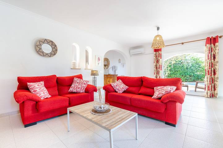 Villa 'Estrelitzia' with Private Pool, Wi-Fi and Air Conditioning in Cala Serena, Felanitx