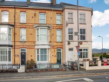 Holiday Rental for 14 People in Tywyn, Gwynedd, Photo 1