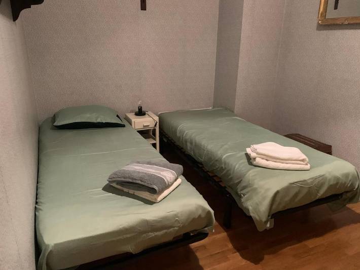 Location de vacances pour 14 personnes, avec piscine ainsi que vue et jardin à Orliénas - 4