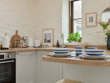 Log Cabin for 2 People in St Cuthbert Out, Somerset, Photo 4