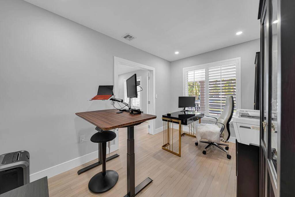 Casa la Miami - Central location Villa with Pool & Gym in Miami, Florida