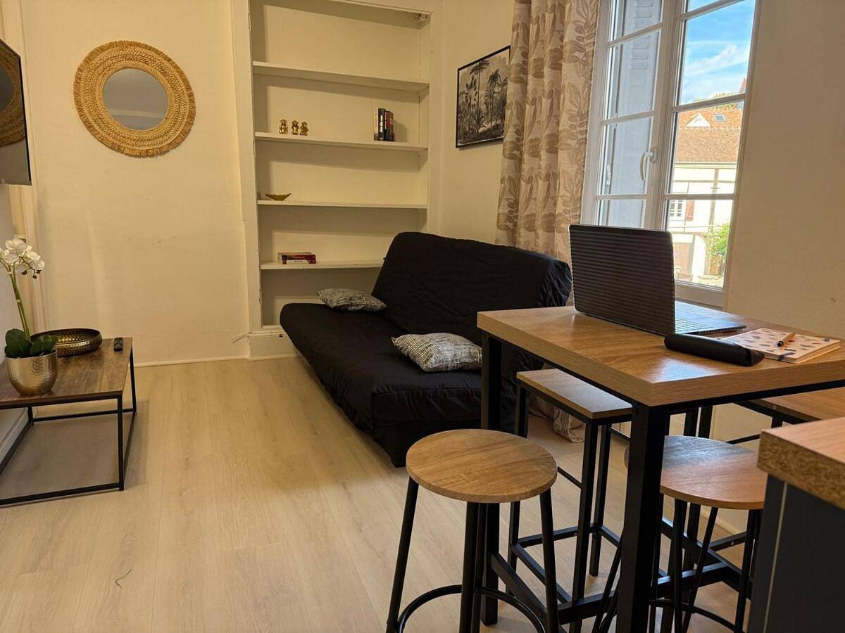 Appartement entier, Sweet Home : Votre havre de paix au cœur d'épernon in Épernon, Région de Chartres