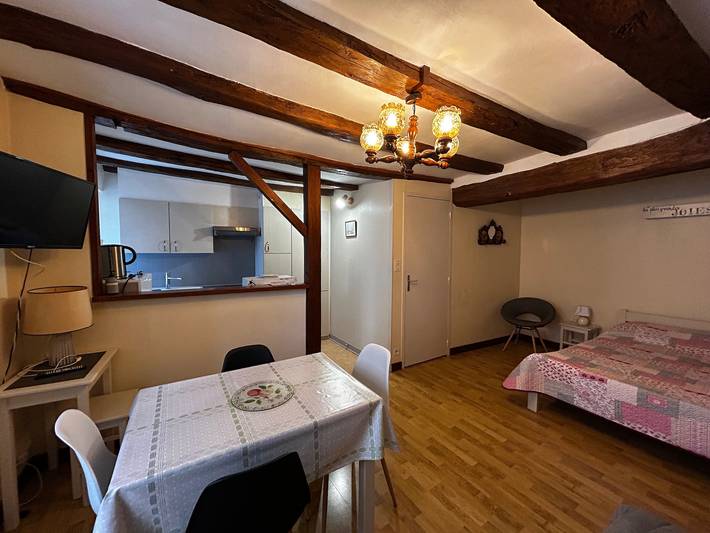 Ganzes Studio, Charmantes T2 im Zentrum von La Roche-Posay mit Wifi und kostenlosem Parkplatz in La Roche-Posay, Vienne