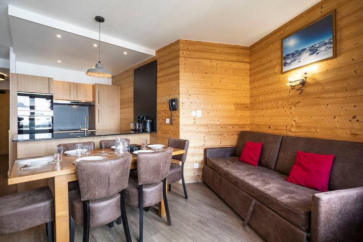 Ferielejlighed for 6 personer, med pool og sauna samt balkon i Val Thorens