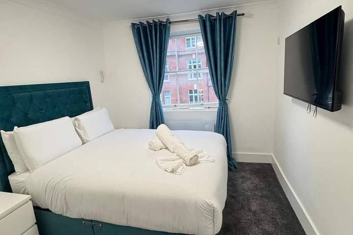 Bed and breakfast for 2 people in London