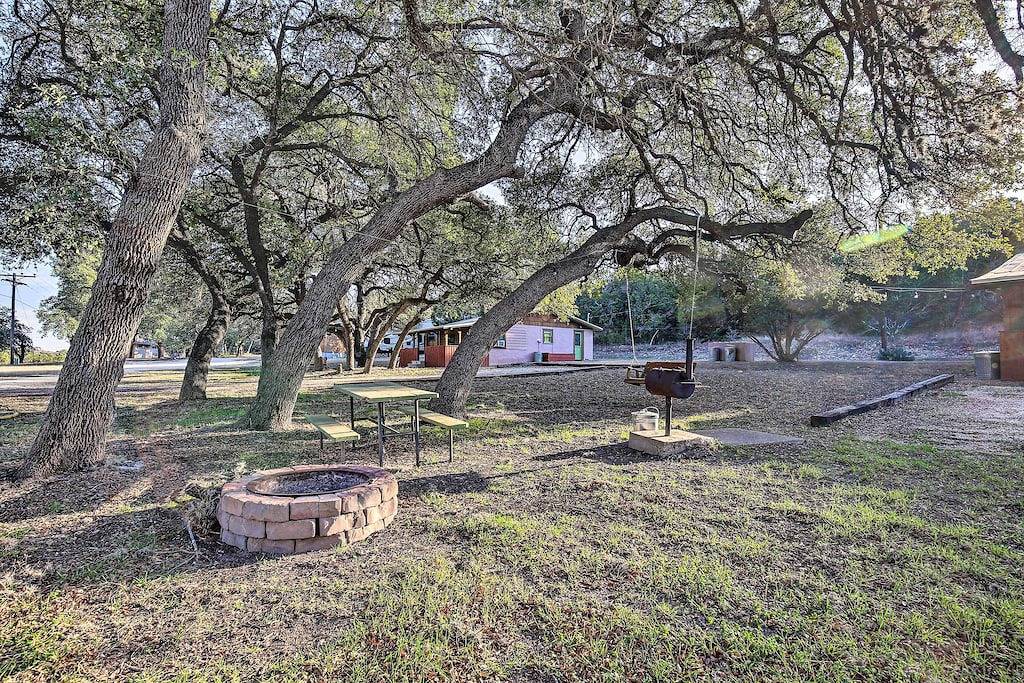 'Cabana Sol' Cabin: 4 Mi to Garner State Park in Uvalde County