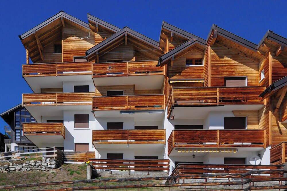 Ganze Wohnung, Entièrement rénové, lumineux et confortable 3.5 pièces pour 3 (à 4) personnes. Situé au 3ème étage d in Chandolin, Anniviers