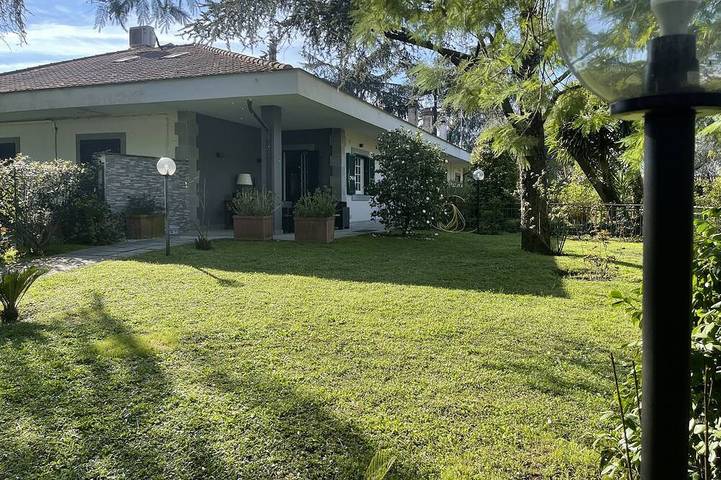 Location de vacances pour 4 personnes, avec Terrasse et Jardin dans La Storta