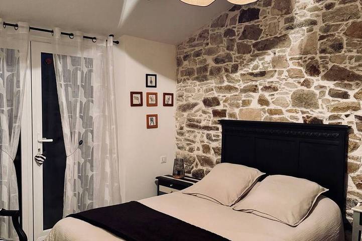 Gîte pour 4 personnes, avec jardin et jacuzzi à Port-Saint-Père - 2