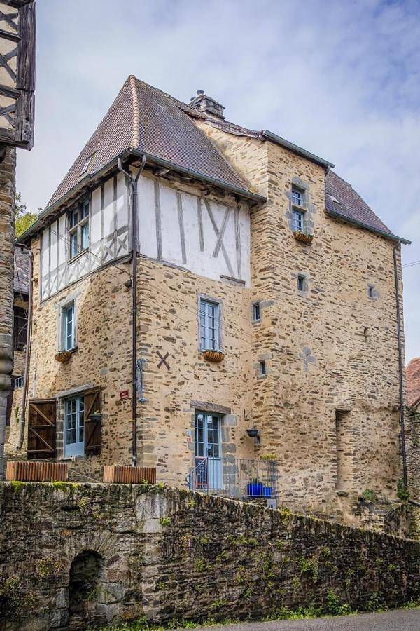 Location de vacances pour 2 personnes, avec vue et jardin à Ségur-le-Château - 2