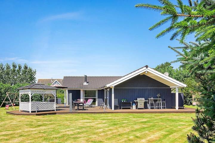 Ferienhaus für 8 Personen, mit Terrasse in Balka Strand
