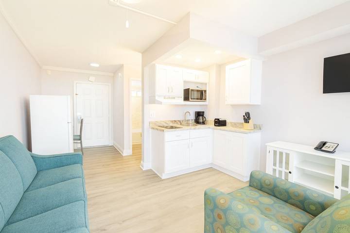 Vacation rental for 4 people, with balcony and ocean view as well as pool in Ormond Beach