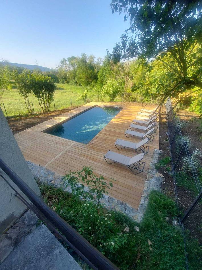 Gîte pour 15 personnes, avec terrasse et jardin dans l' Ain - 4