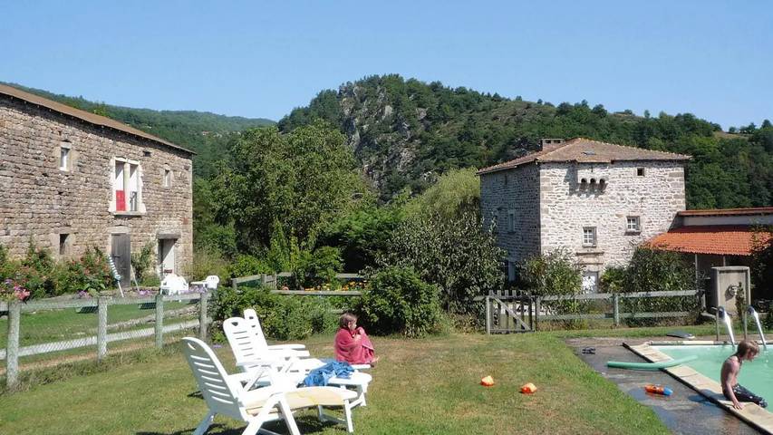 Appartement de vacances pour 6 personnes, avec jardin et piscine, animaux acceptés en Haute-Loire - 4