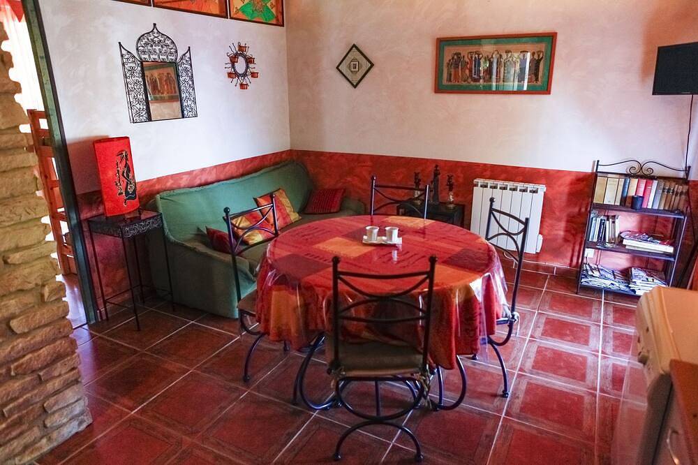 Maskali, gite l Ethnique, beheizter Pool mit freiem Blick in Thenon, Périgord Noir