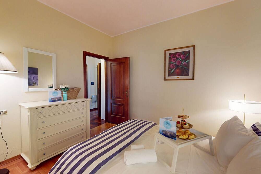 Villa Sunset Lakeview—Private Pool—by Booking Gard in Soiano del Lago, Gardasee-Berge