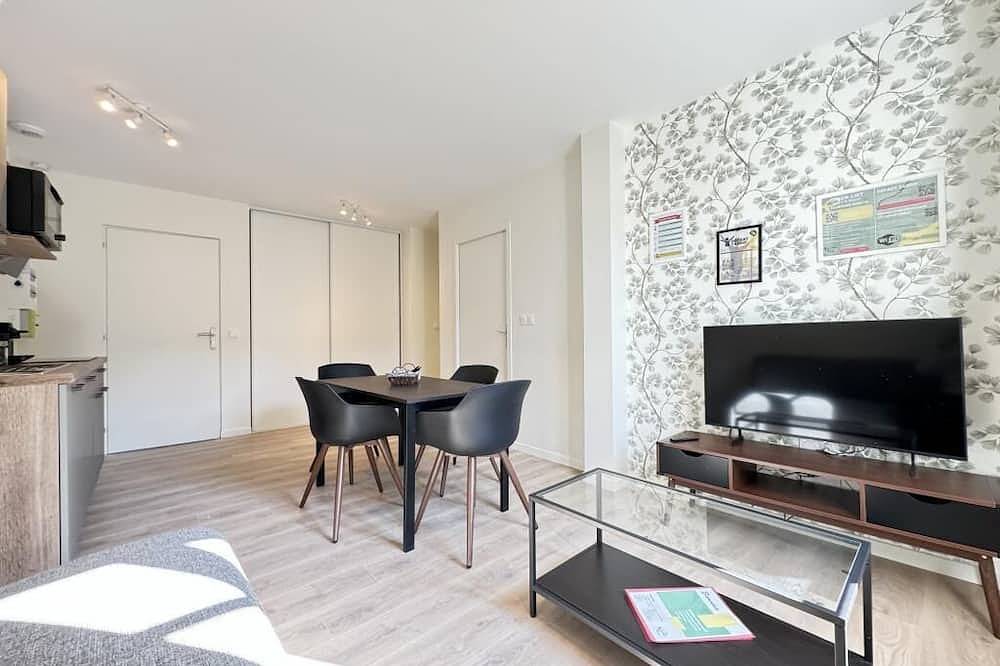 Entire apartment, New apartment for 4 people in the heart of Riom in Riom, Riom region