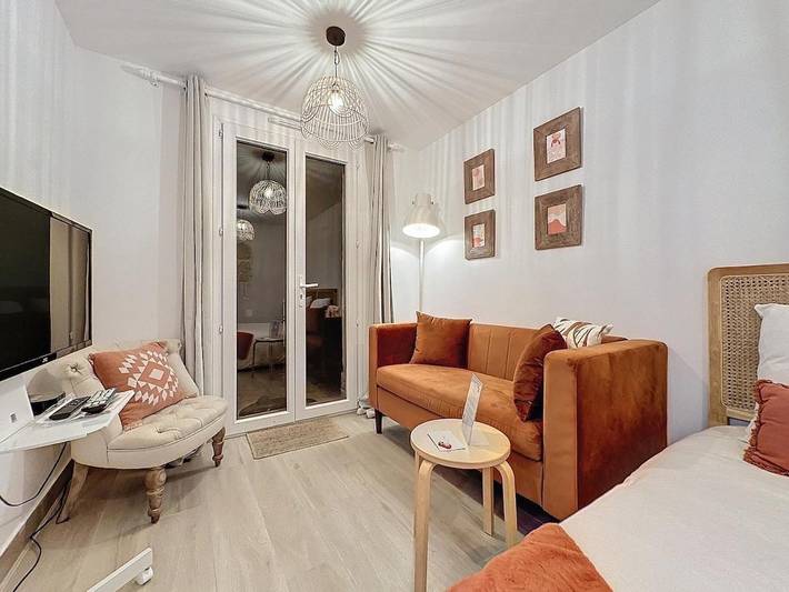 Gîte pour 2 personnes, avec jardin et vue à Montfort-l'Amaury