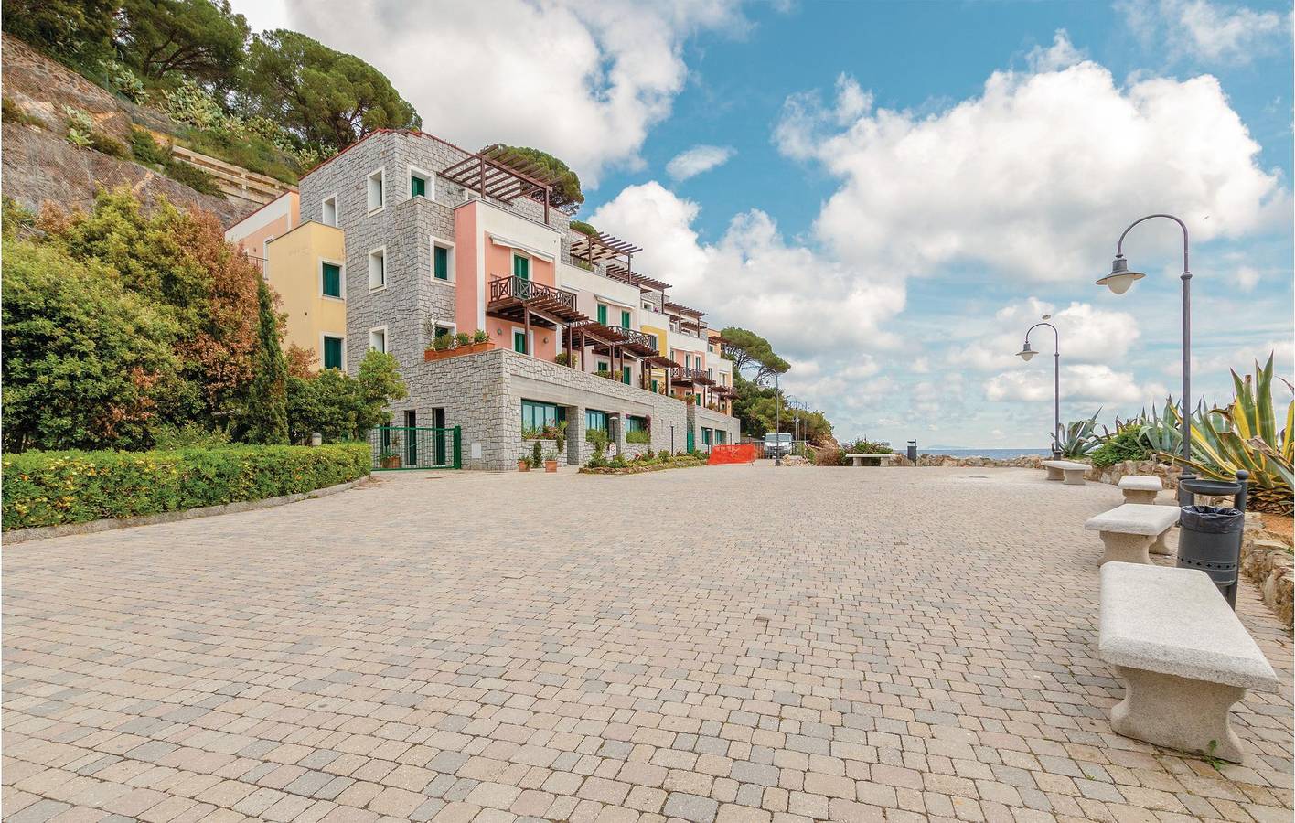 Ganze Ferienwohnung, Gemütliche Wohnung mit Terrasse und Parkplatz in der Nähe von Mola Beach in Porto Azzurro, Elba