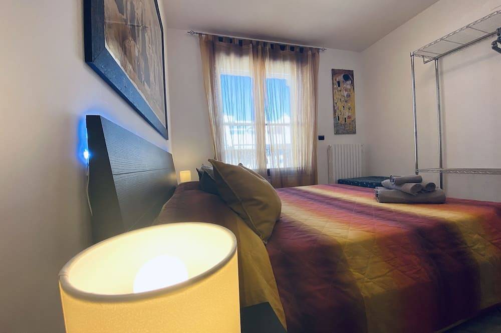 Apartamento entero, Cozy apartment with breakfast included and private garage on request in Foggia, Provincia de Foggia