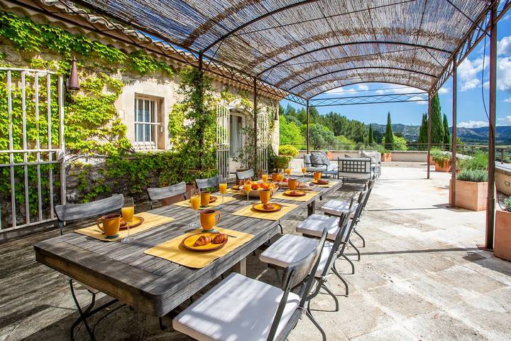 Location de vacances pour 10 personnes, avec balcon ainsi que piscine et jardin, adapté aux familles à Les Baux-de-Provence - 3